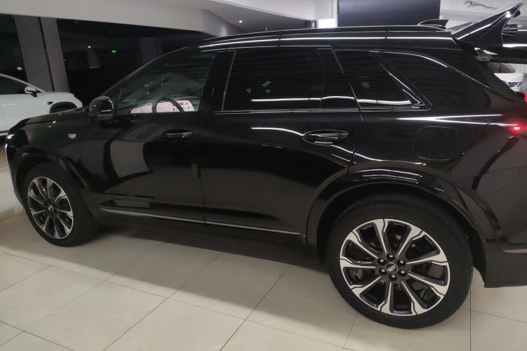 凯迪拉克XT5 2025款 2.0T 铂金型车身外观4