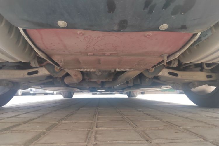 捷豹XE 2015款 2.0T 200PS R-Sport局部细节9009