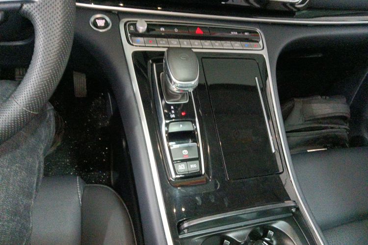 广汽传祺 传祺M8 2023款 领秀系列 390T 尊享版中控内饰18