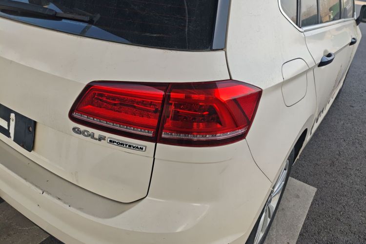 大众 高尔夫·嘉旅 2018款 230TSI 自动进取型车身外观9