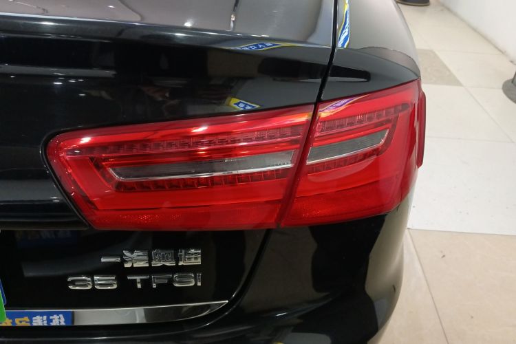 奥迪A6L 2014款 30 FSI 技术型车身外观9