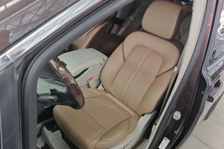 别克GL8 2020款 ES陆尊 653T 舒适型中控内饰19