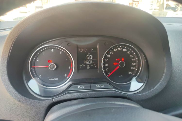 大众 Polo 2014款 1.6L 自动舒适版中控内饰14