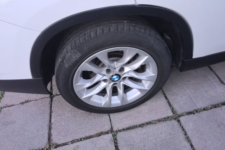 宝马X1 2014款 sDrive18i 领先型车身外观6008