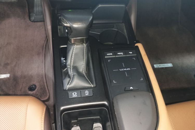 雷克萨斯ES 2018款 260 卓越版 国V中控内饰18