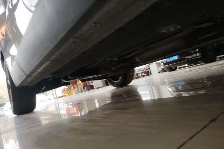 捷途X70 2018款 1.5T 手动畅行版机舱底盘29