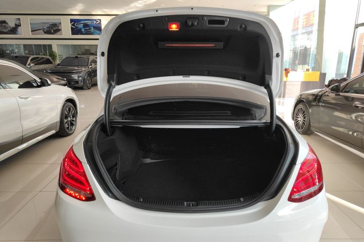 奔驰C级 2018款 C 200 L 运动版局部细节23