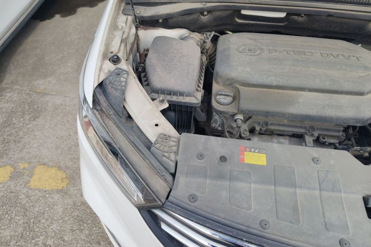 宝骏360 2018款 1.5L 自动豪华型 国V机舱底盘25