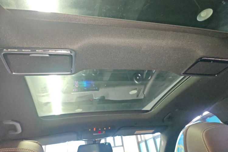 奔驰GLC 2022款 改款二 GLC 260 L 4MATIC 豪华型局部细节22