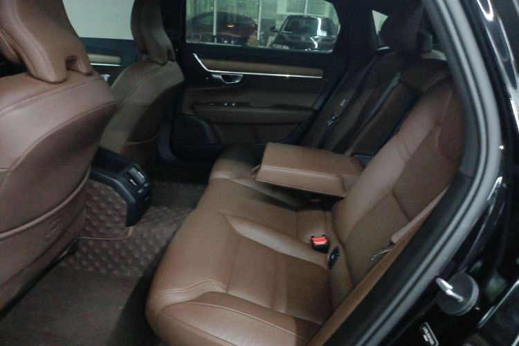 沃尔沃S90 2024款 B5 智逸豪华版中控内饰7004