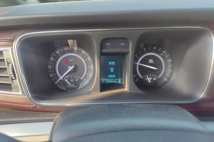 别克GL8 2017款 25S 豪华型 国V中控内饰14