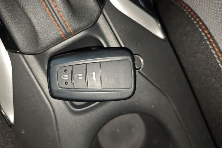 丰田 卡罗拉 2023款 1.2T 先锋版中控内饰7001