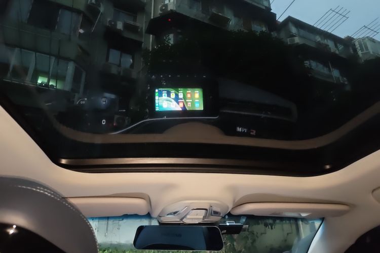 宝骏RM-5 2019款 1.5T CVT 24小时在线尊贵型 6座中控内饰22