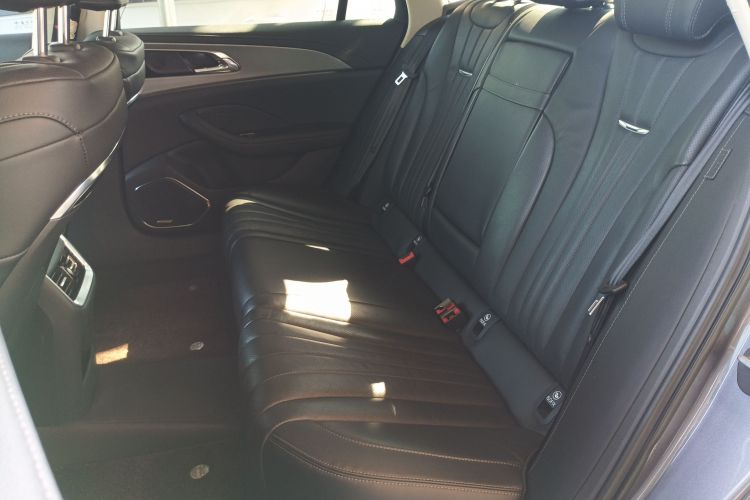 红旗H5 2023款 2.0T 自动智联旗畅版中控内饰21