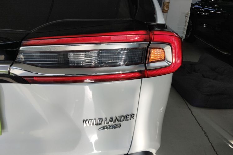 丰田 威兰达 2022款 2.0L CVT四驱豪华PLUS版车身外观9