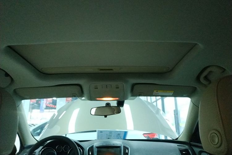 别克 君威 2015款 2.0L 领先时尚型中控内饰22