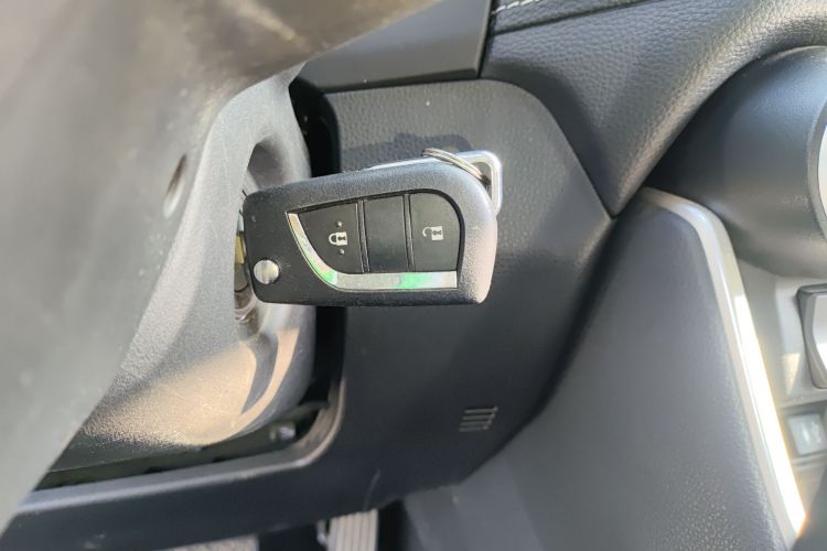 丰田 RAV4荣放 2020款 2.0L CVT两驱都市版中控内饰11