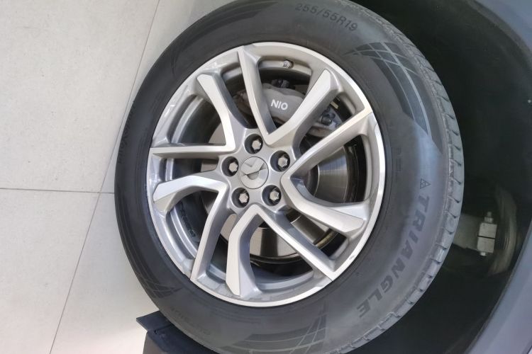 蔚来ES6 2019款 430KM 性能版车身外观10