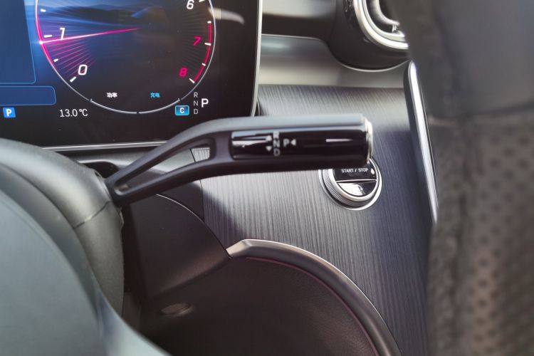 奔驰C级 2025款 C 200 L 运动版中控内饰18