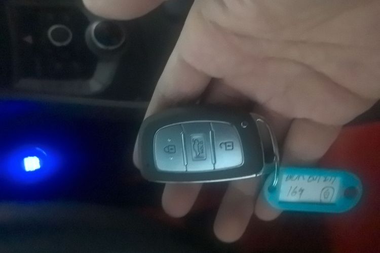 现代 朗动 2016款 1.6L 自动尊贵型中控内饰11