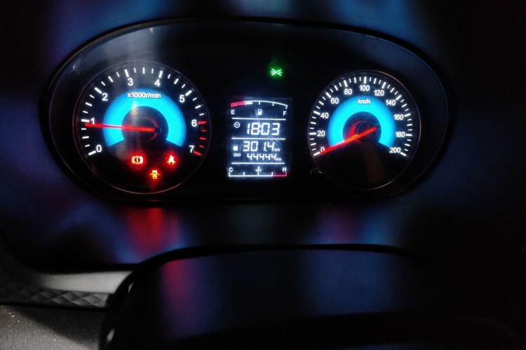 东风风光 风光330 2018款 1.5L 330S 舒适型国V DK15中控内饰15