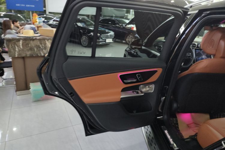 奔驰GLC 2023款 改款 GLC 300 L 4MATIC 豪华型 7座中控内饰49