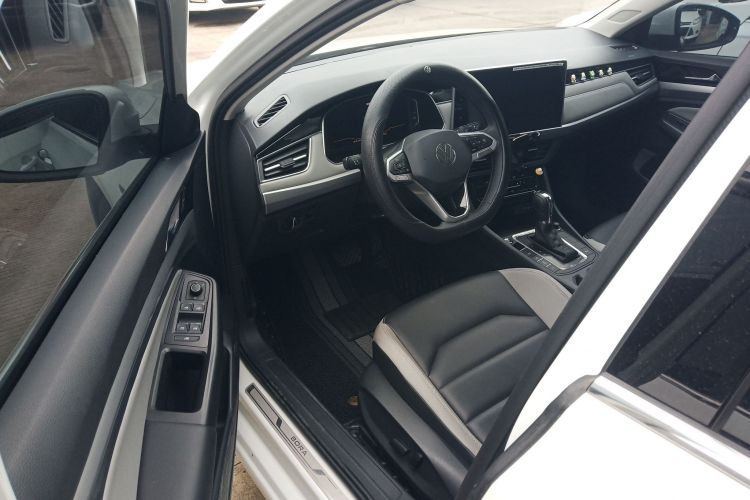 大众 宝来 2023款 300TSI DSG尊行版中控内饰20