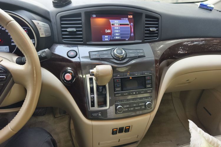 日产 贵士 2015款 3.5L SL中控内饰16