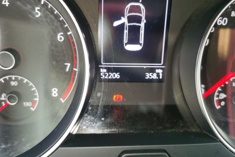 大众 高尔夫 2020款 200TSI DSG舒适进取版中控内饰15