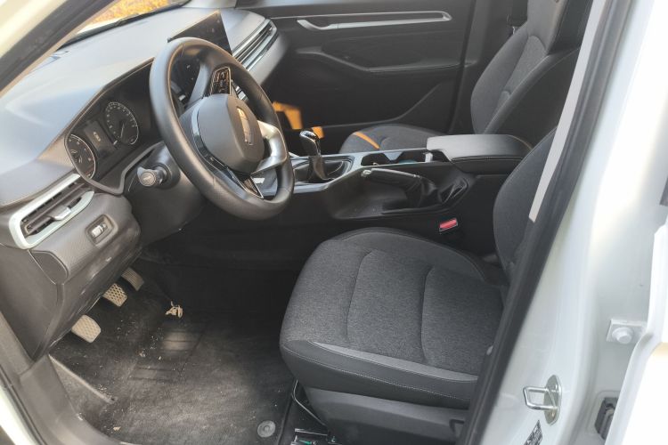 吉利汽车 帝豪 2025款 第4代 1.5L 手动星耀版中控内饰19