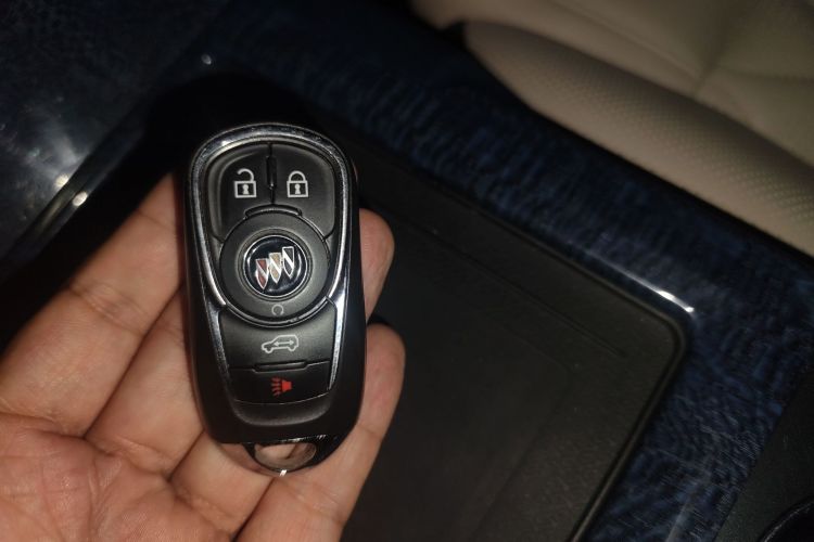 别克GL8 2021款 ES陆尊 653T 舒适型中控内饰7001