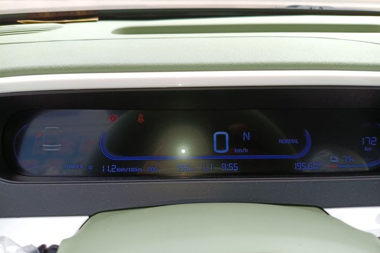 吉利银河 2025款 210km 熊猫骑士中控内饰14