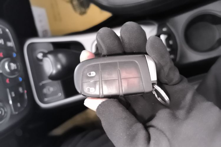 Jeep 指南者 2017款 200T 自动家享版中控内饰11