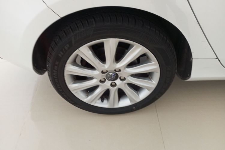 沃尔沃V40 2015款 1.6T 智雅版车身外观6008