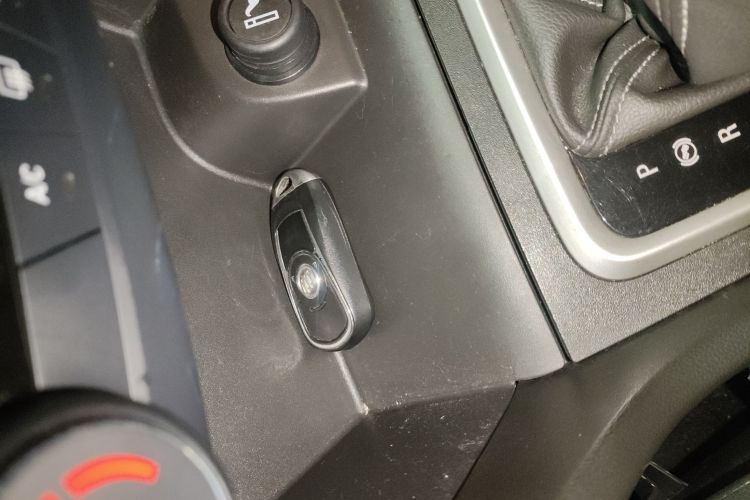 别克 英朗 2021款 1.3T 自动轻混动精英型中控内饰11