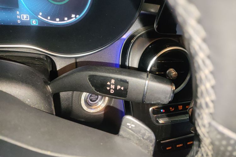 奔驰C级 2020款 C 200 L 时尚型运动版局部细节18