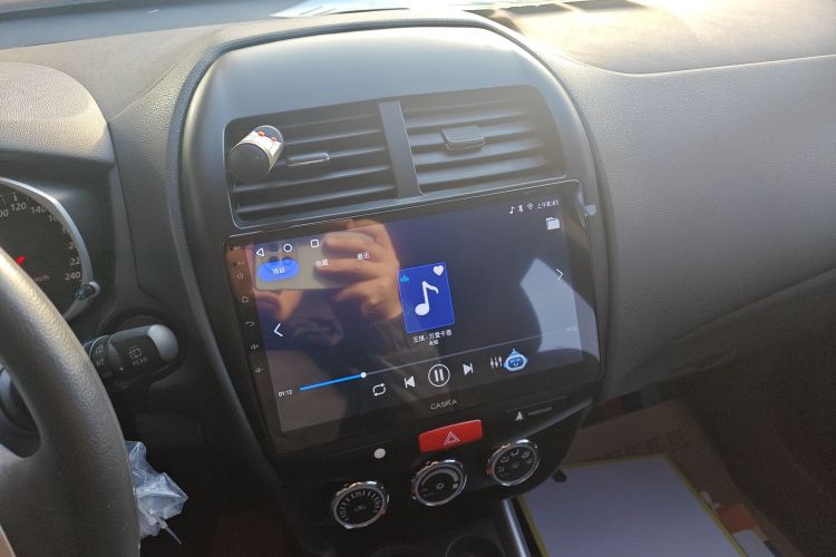 三菱 劲炫ASX 2013款 2.0L CVT两驱精英版中控内饰16