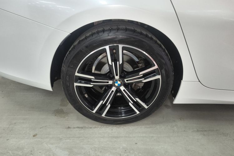 宝马3系 2021款 改款二 320i 运动套装车身外观6008