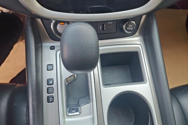 日产 楼兰 2021款 2.5L XE 两驱精英版中控内饰18