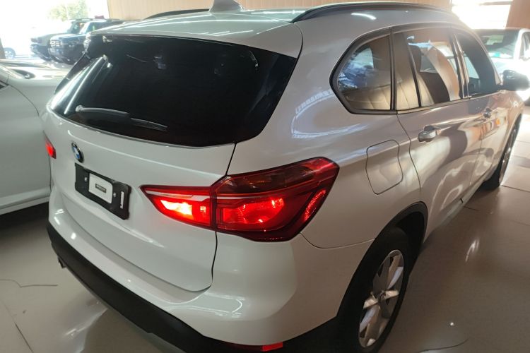 宝马X1 2018款 sDrive18Li 时尚型车身外观7