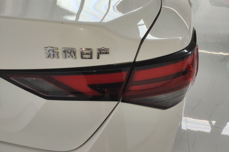 日产 轩逸 2021款 1.6L XL CVT悦享版车身外观9