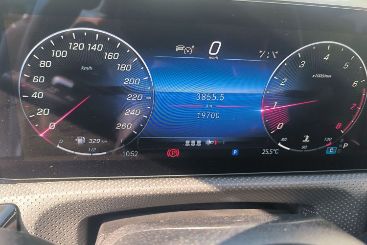 奔驰A级 2023款 A 200 L 时尚型中控内饰15