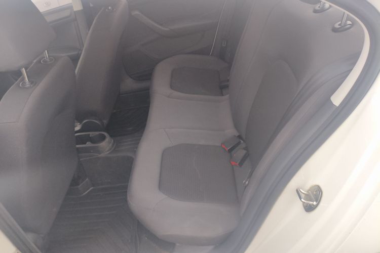 大众 桑塔纳 2015款 1.4L 手动风尚版中控内饰7004