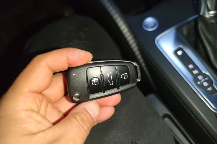 奥迪Q2L e-tron 2019款 Q2L e-tron 纯电智酷型中控内饰11