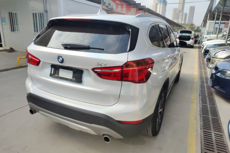 宝马X1 2018款 xDrive20Li 尊享型车身外观7