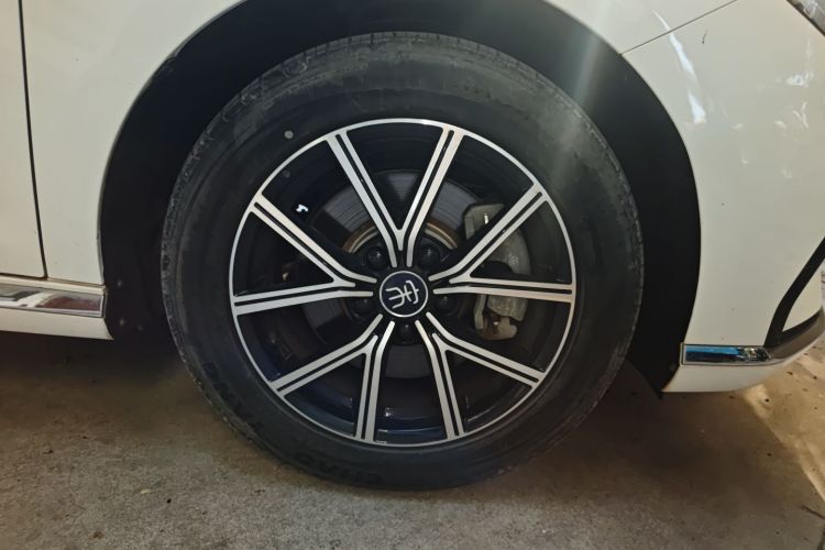 比亚迪 宋MAX新能源 2022款 DM-i 105KM 行政版车身外观6007