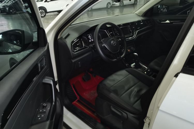 大众 T-ROC探歌 2018款 280TSI DSG两驱舒适型 国V中控内饰20