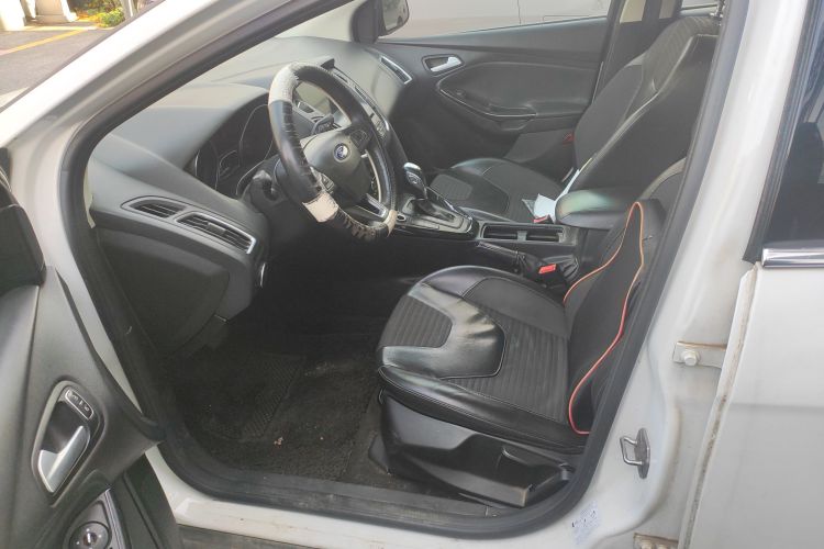 福特 福克斯 2015款 两厢 EcoBoost 180 自动精英型中控内饰19