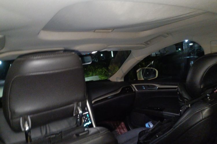 福特 蒙迪欧 2013款 2.0L GTDi200时尚型局部细节22