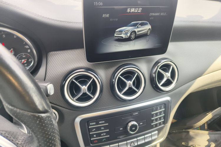 奔驰GLA 2019款 GLA 200 时尚型局部细节16